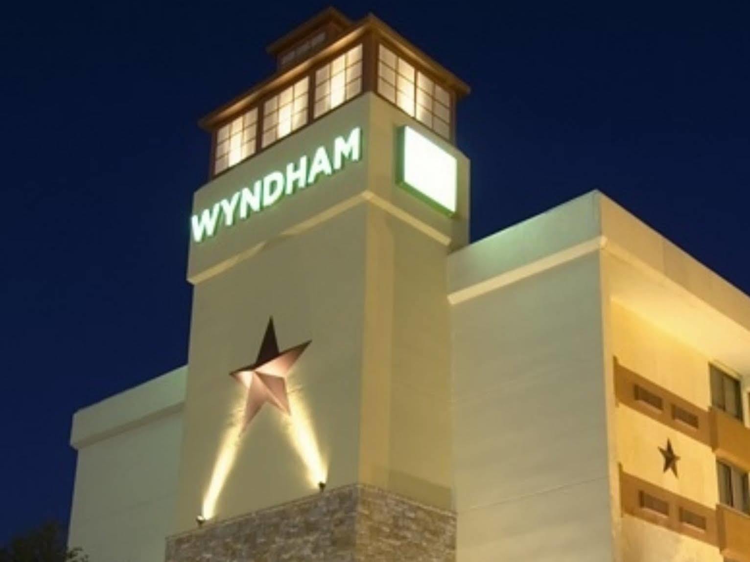 Wyndham Garden Hotel Остин Экстерьер фото